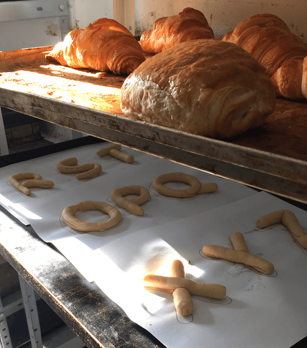 08 Letras recién sacadas del horno